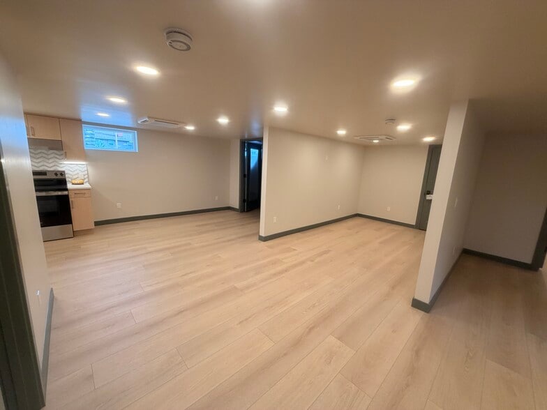 More Photos Of 3755 S Broadway, Englewood Office For Lease