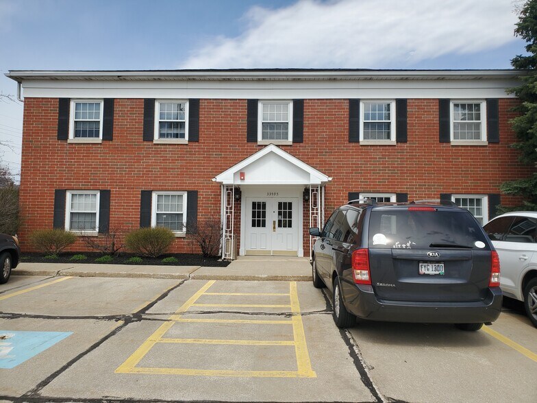 More Photos Of 33595 Bainbridge Rd, Solon Office For Lease