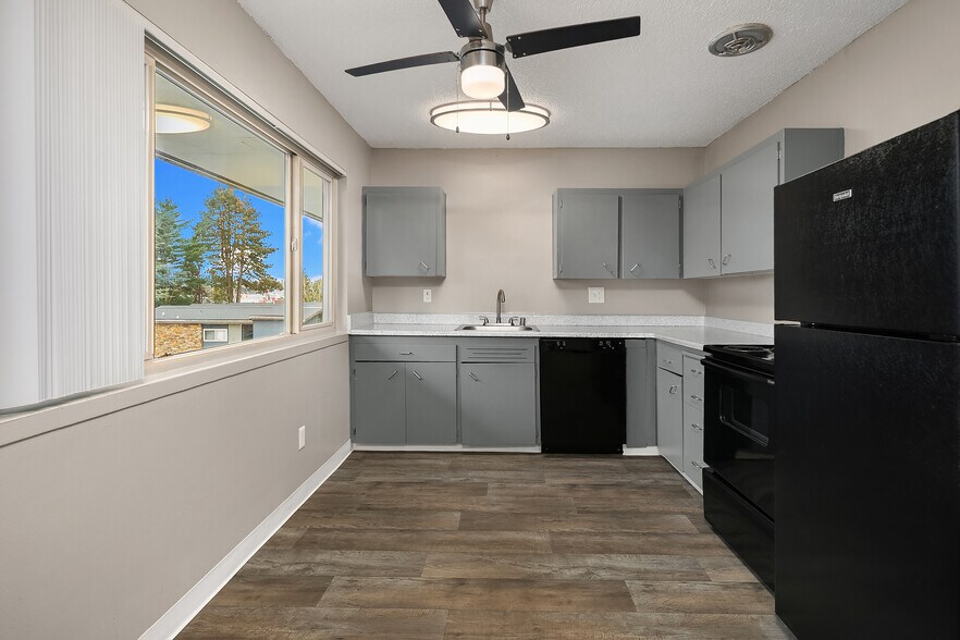 More Photos Of 220 S 152nd St, Burien Apartments For Sale