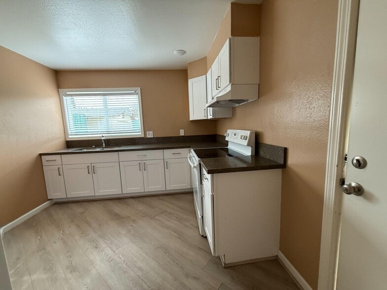 More Photos Of 8755 Winter Gardens Blvd, Lakeside Contractor Storage Yard For Lease