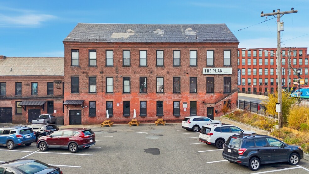 More Photos Of 420 Dwight St, Holyoke Manufacturing For Lease