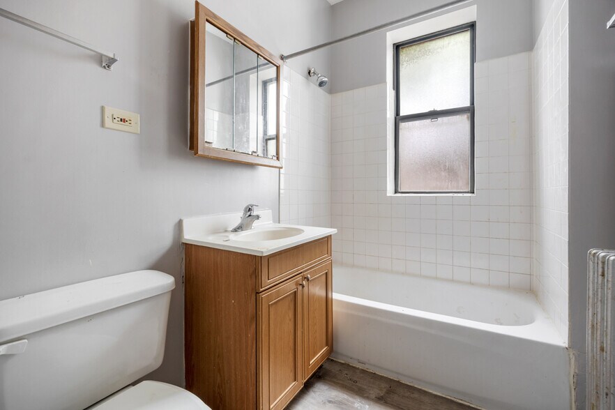 More Photos Of 5501 W Quincy St, Chicago Apartments For Sale