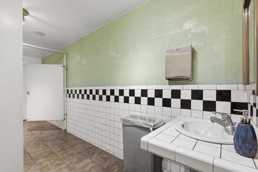 More Photos Of 420 Main St, Colusa Bowling Alley For Sale