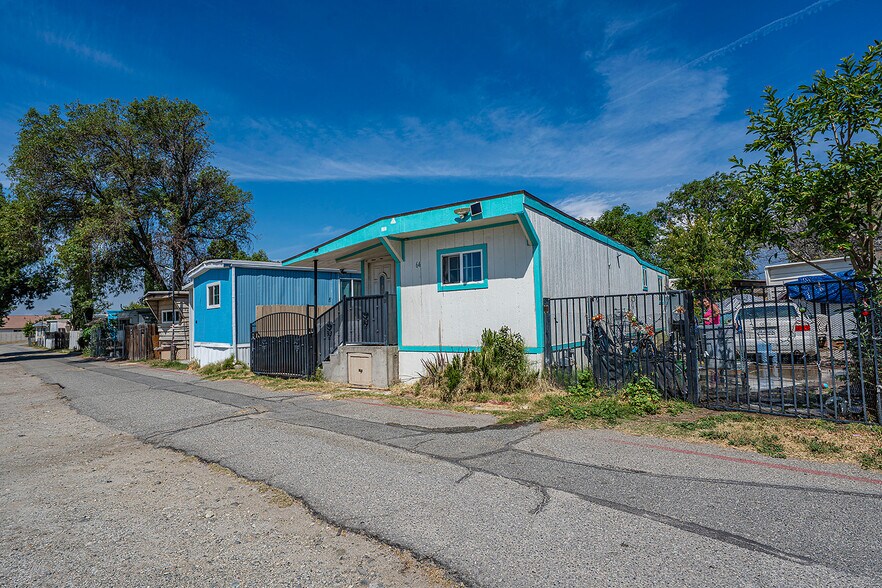 More Photos Of 8200 Cherry Ave, Fontana Manufactured Housing Mobile Home Park For Sale