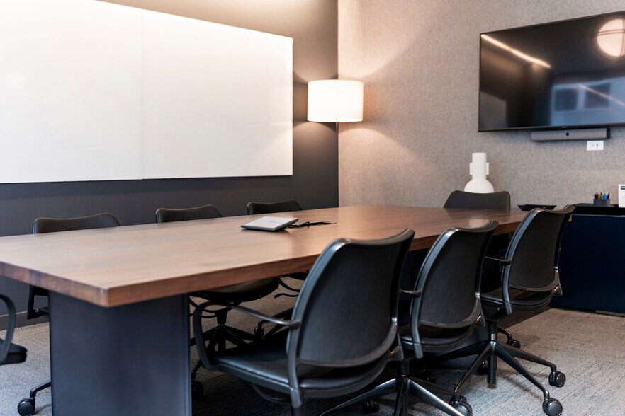More Photos Of 111 W Illinois St, Chicago Office For Lease