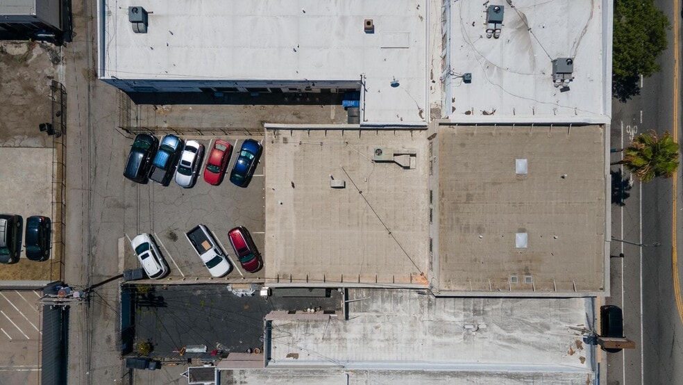 More Photos Of 810 N Avalon Blvd, Wilmington Storefront For Sale