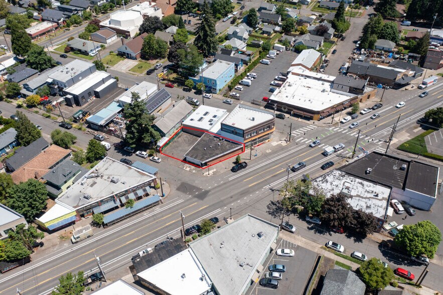 More Photos Of 6601 SE Foster Rd, Portland Storefront Retail Office For Sale