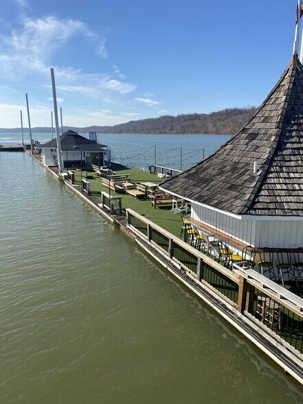 More Photos Of 1900 Victory Ln, Prospect Marina For Sale