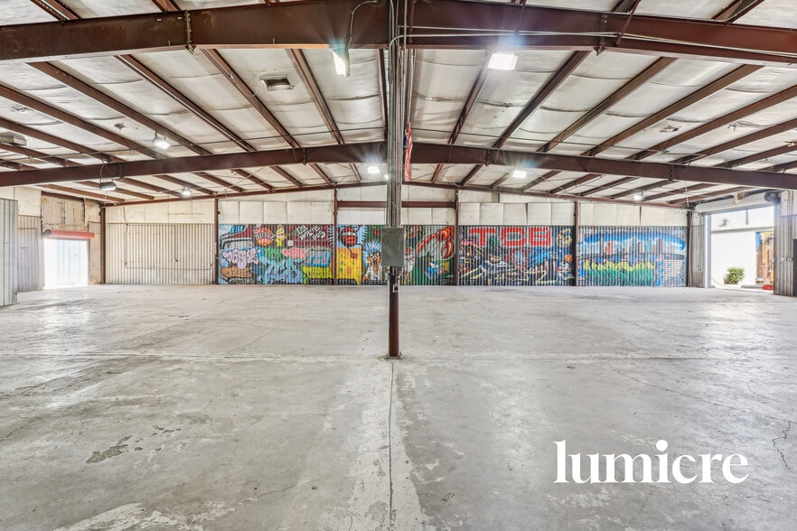 More Photos Of 1219 Shepherd Dr, Houston General Retail For Sale