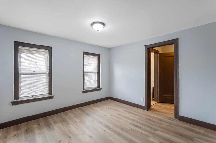 More Photos Of 487 Grand Ave, Saint Paul Apartments For Sale