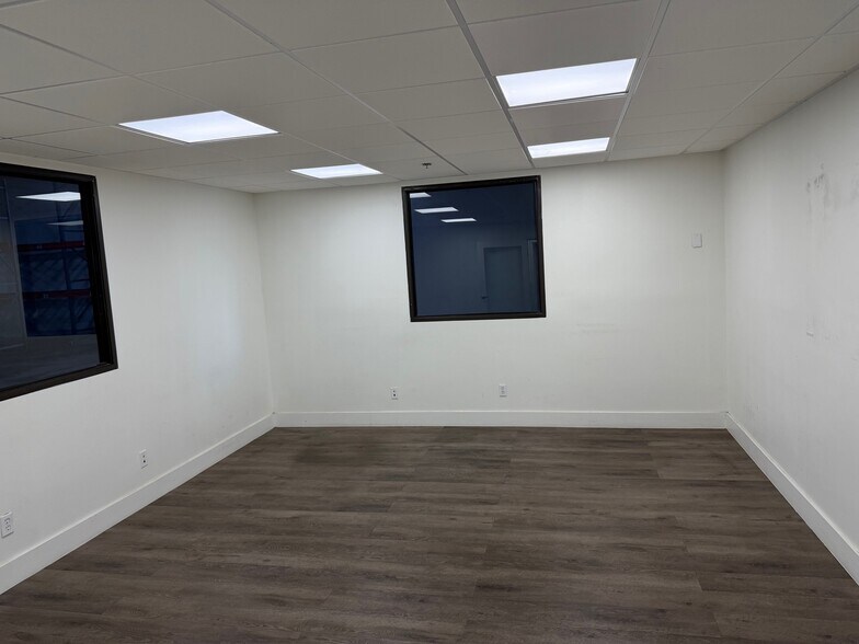More Photos Of 2105 Edwards Ave, South El Monte Showroom For Lease