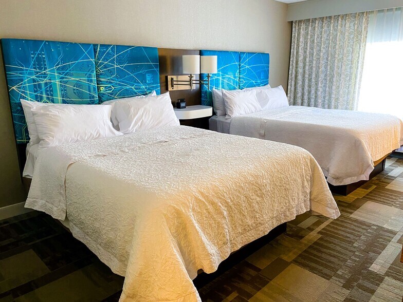 More Photos Of 3404 Samson Way, Bellevue Hotel For Sale