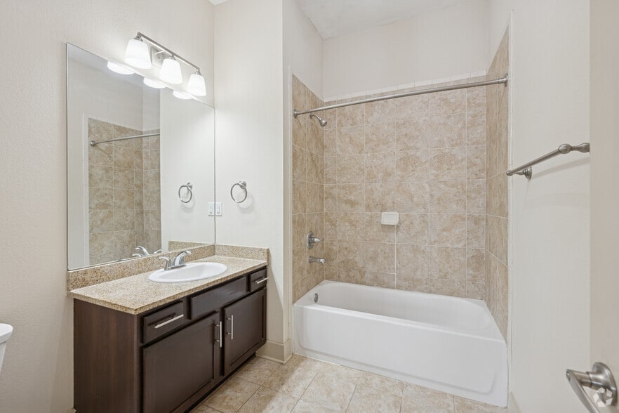 More Photos Of 79 Commerce St, Montgomery Apartments For Lease