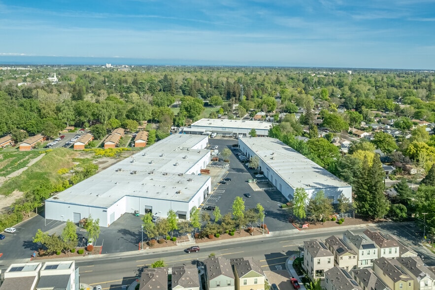 More Photos Of 2705 5th St, Sacramento Warehouse For Sale