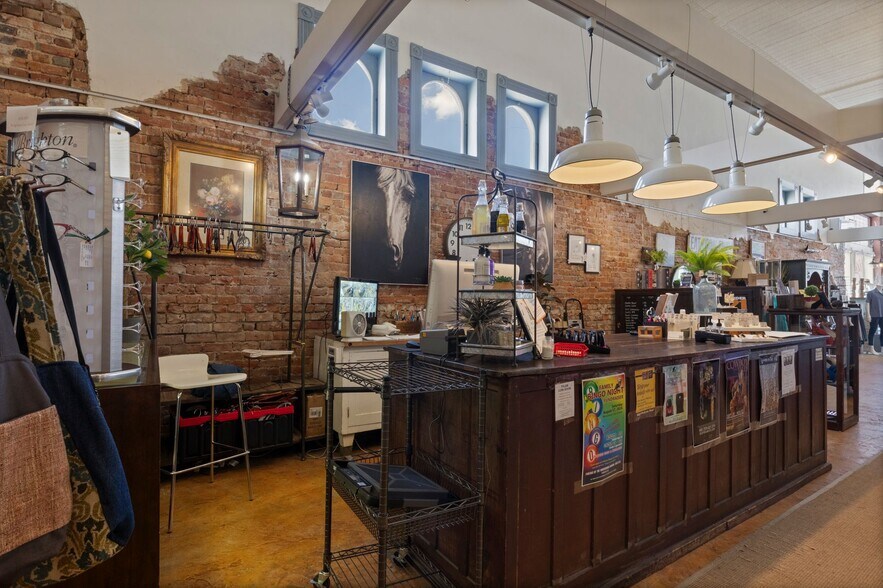 More Photos Of 219 N Main St, Winnsboro Storefront For Sale