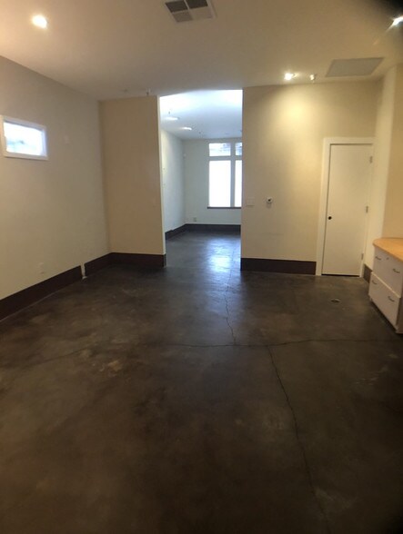 More Photos Of 220 Windsor River Rd, Windsor Apartments For Sale