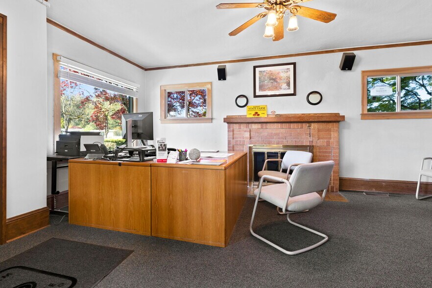 More Photos Of 16521 SE Powell St, Portland Loft Creative Space For Sale