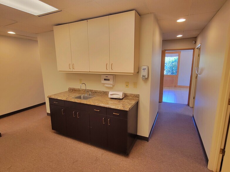 More Photos Of 32123 1st Ave S, Federal Way Medical For Lease