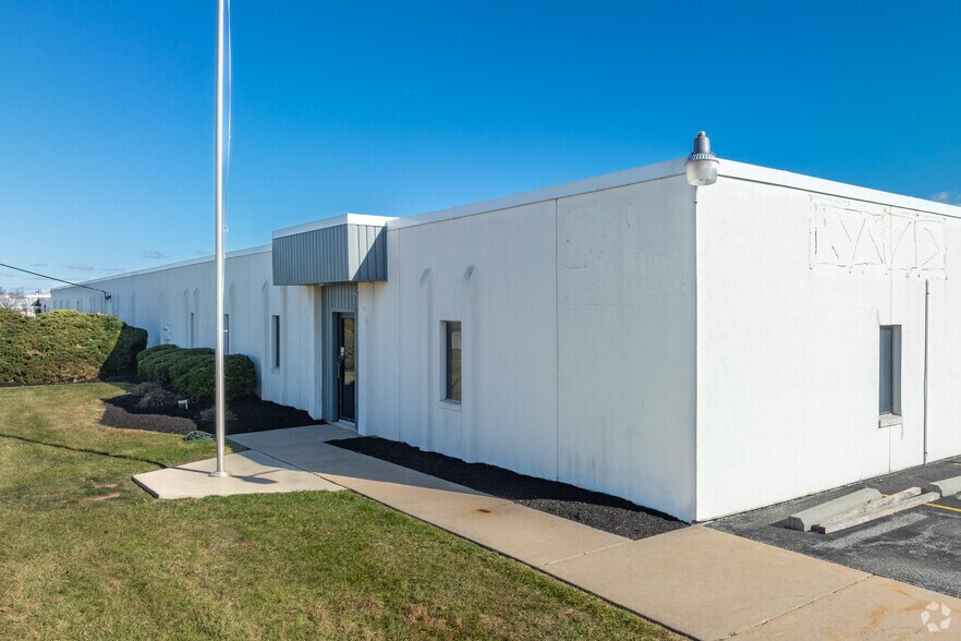 Primary Photo Of 20 Willow Springs Cir, York Warehouse For Sale