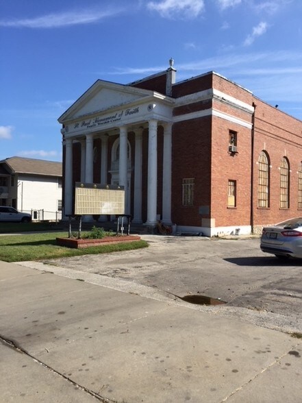 Primary Photo Of 133 Van Brunt Blvd, Kansas City Religious Facility For Sale