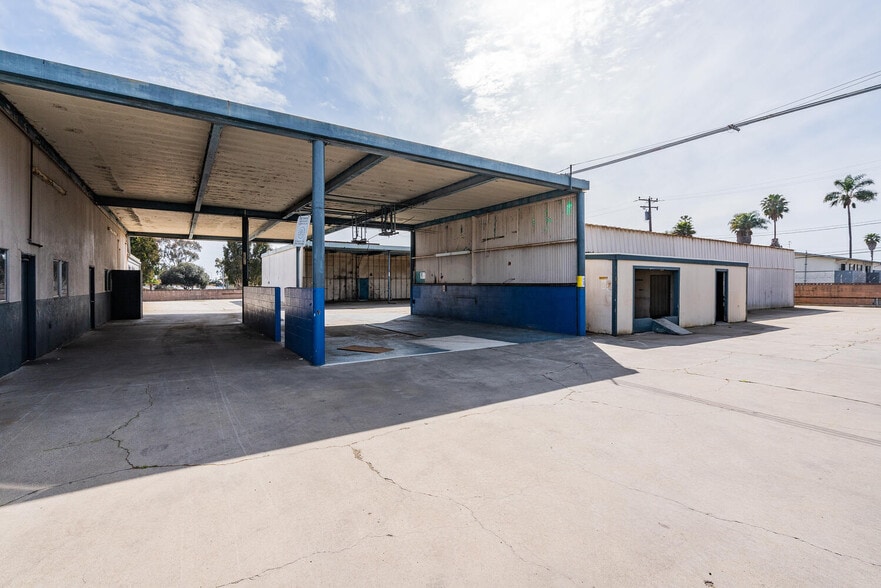 More Photos Of 3440 E Main St, Ventura Auto Dealership For Sale