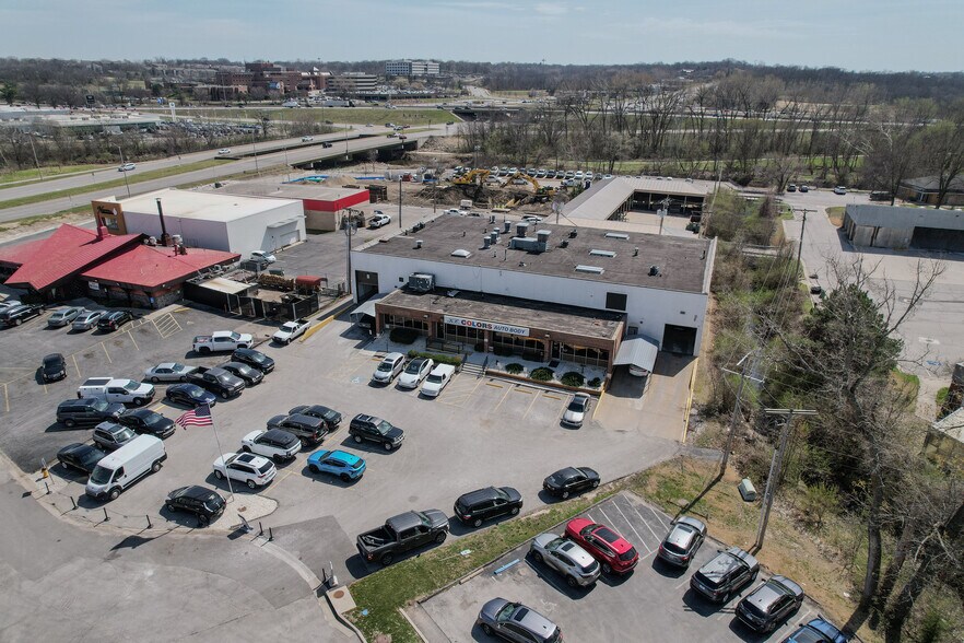 More Photos Of 2005-2007 W 103rd Ter, Leawood Service For Sale