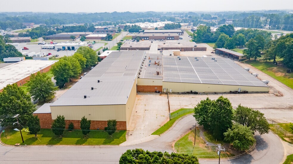 More Photos Of 315 Kettering Rd, High Point Manufacturing For Lease