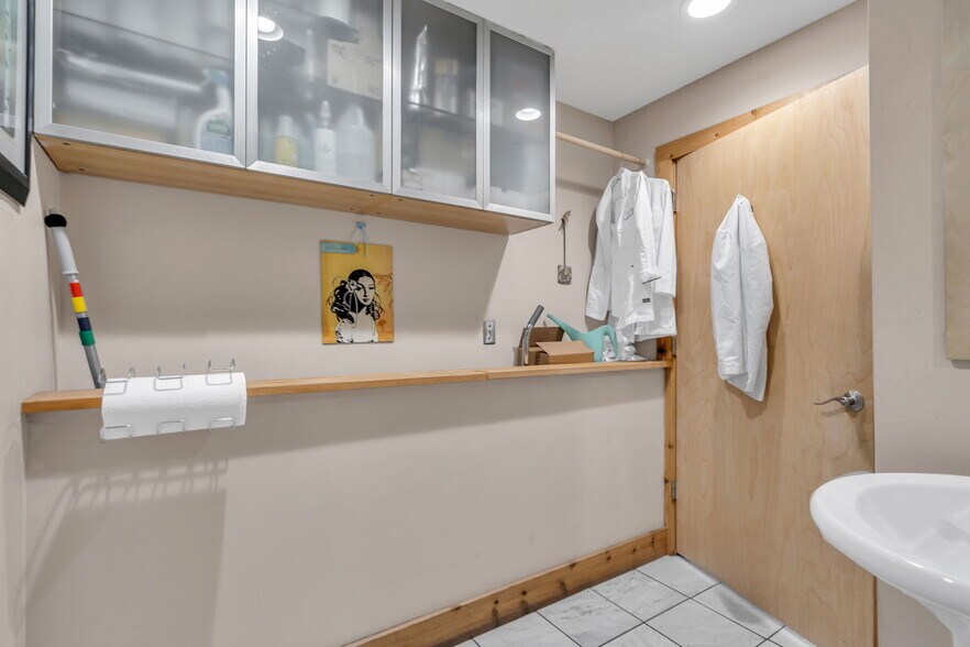 More Photos Of 34 S 500 E, Salt Lake City Medical For Lease