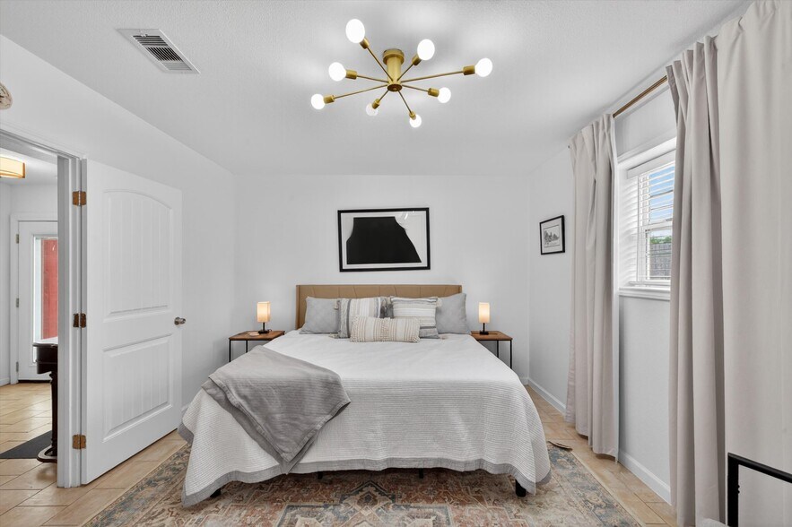 More Photos Of 2217 Sealy St, Galveston Office Residential For Sale