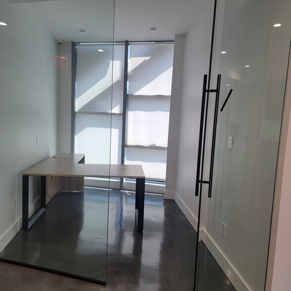 More Photos Of 678 Dahill Rd, Brooklyn Storefront Retail Residential For Lease