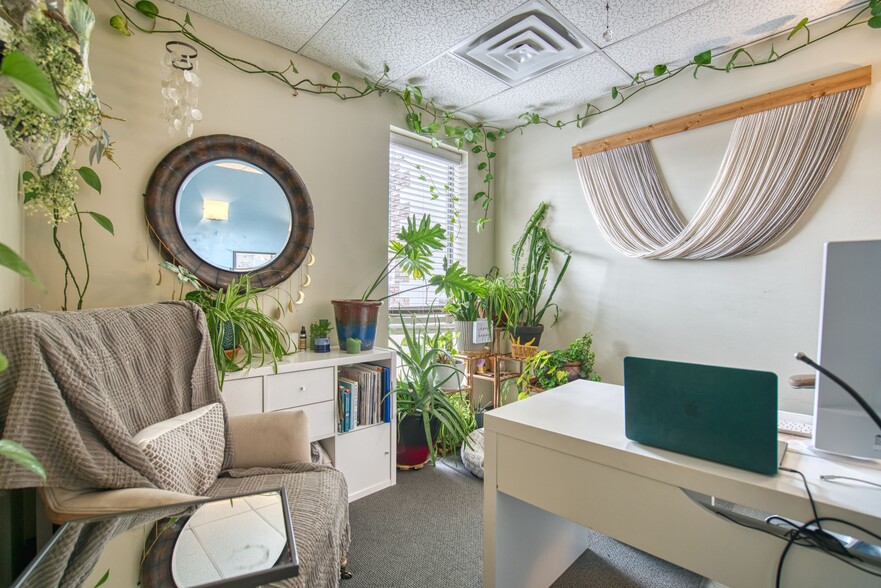 More Photos Of 630 Coffman St, Longmont Office For Lease