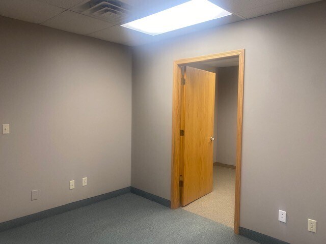 More Photos Of 3220 NE 6th Ave, Rochester Office For Lease