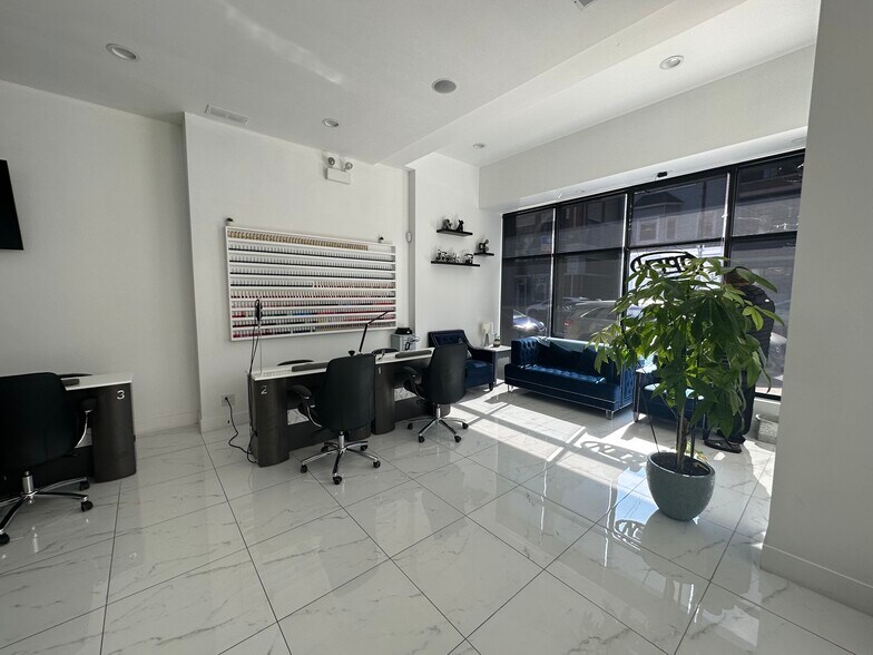 More Photos Of 1342 W Belmont Ave, Chicago Office Residential For Sale