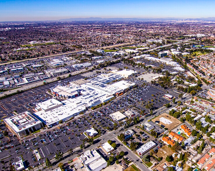 More Photos Of 18600 Gridley Rd, Artesia Fast Food For Sale
