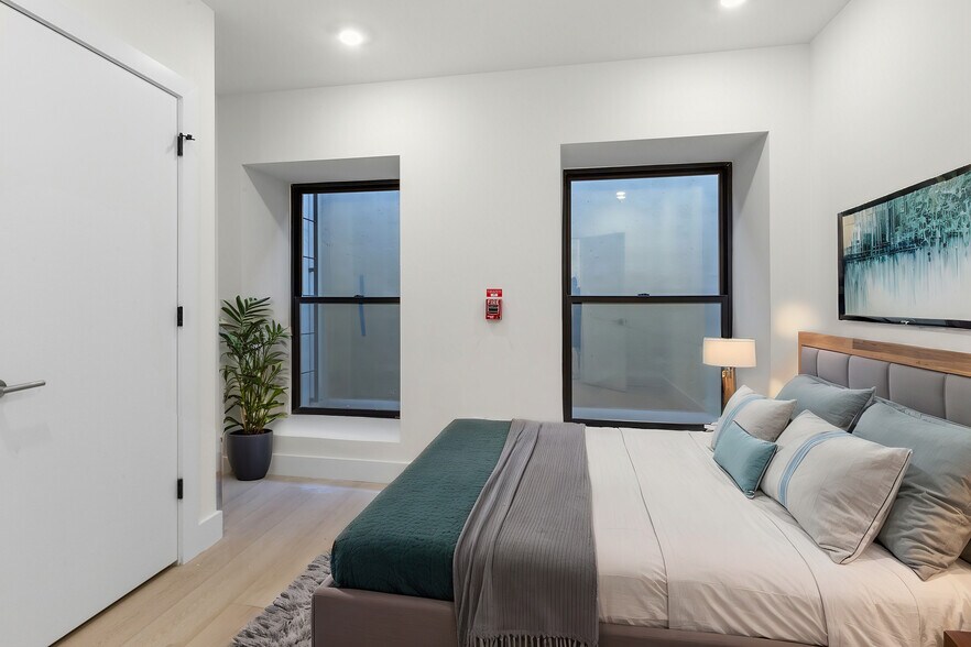 More Photos Of 2007 Cambridge St, Philadelphia Apartments For Sale