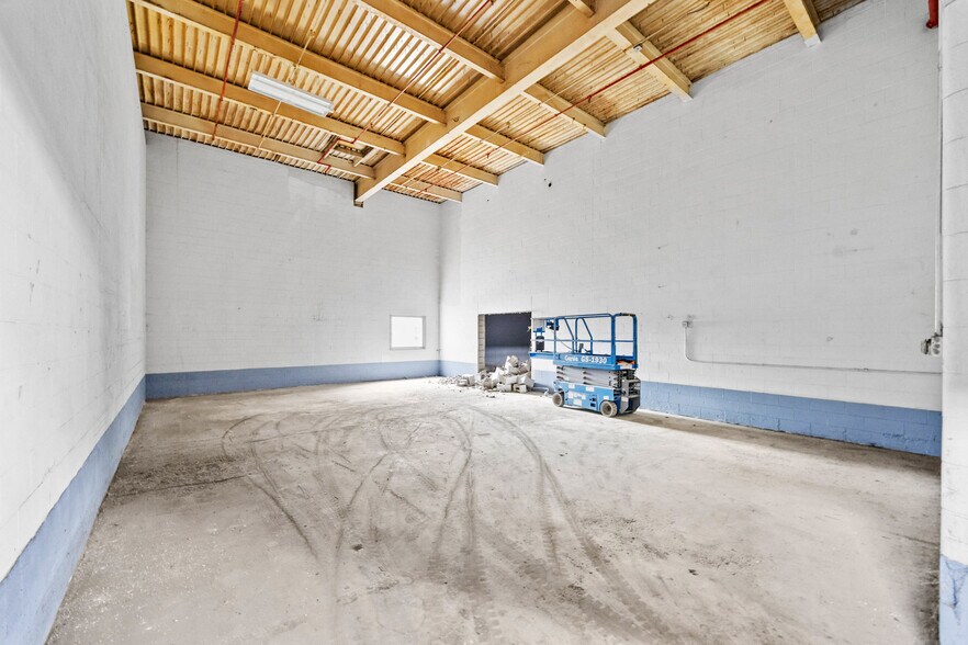 More Photos Of 294 Gambee Rd, Geneva Warehouse For Sale