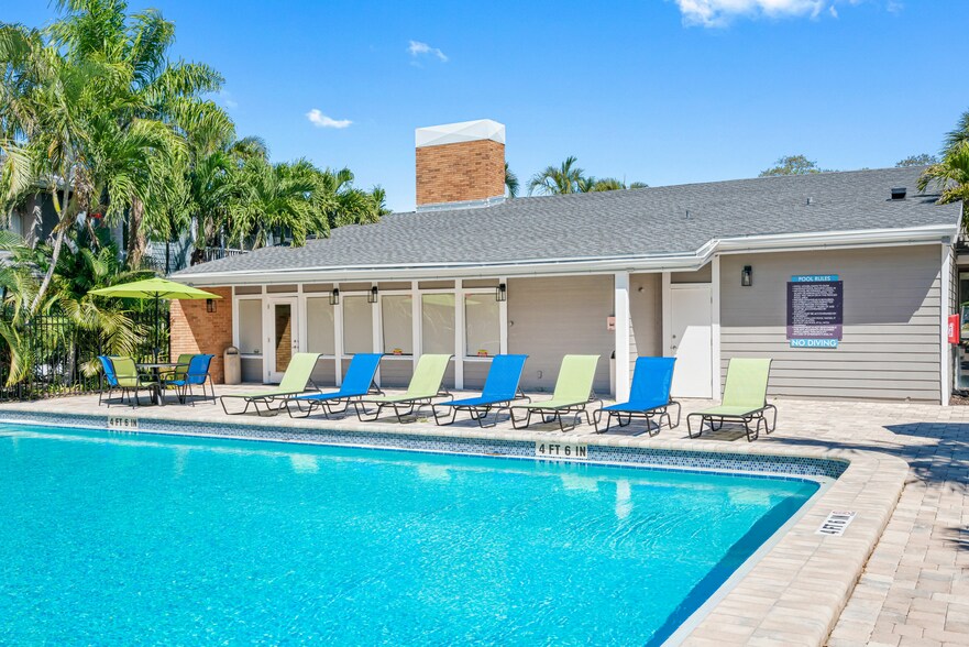 More Photos Of 2148 54th Ave S, Saint Petersburg Apartments For Sale