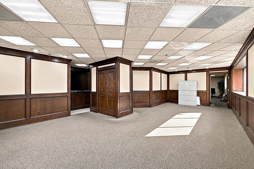 More Photos Of 33842 James J. Pompo Dr, Fraser Manufacturing For Sale