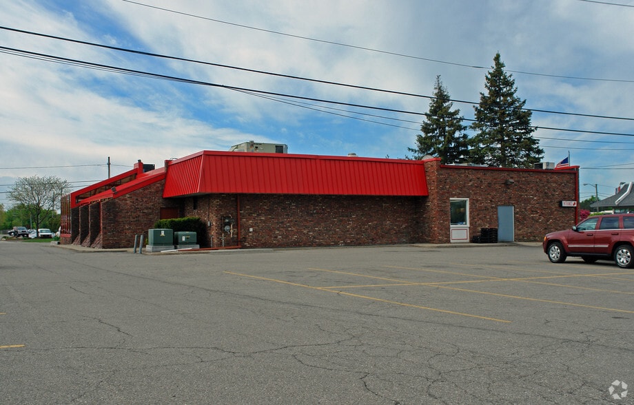 More Photos Of 5834 Highland Rd, Waterford Restaurant For Sale