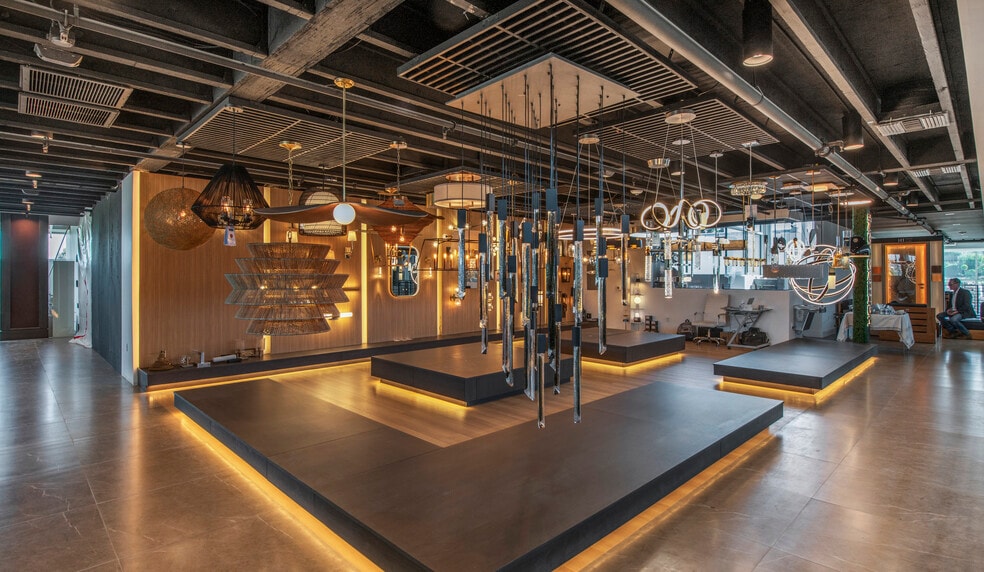 More Photos Of 2413 Pacific Coast Hwy, Lomita General Retail For Lease