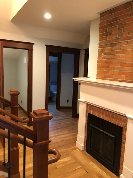 More Photos Of 216 14th St, Oregon City Office For Lease