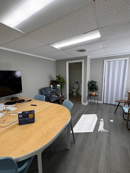 More Photos Of 2205 Northwood Dr, Salisbury Unknown For Lease