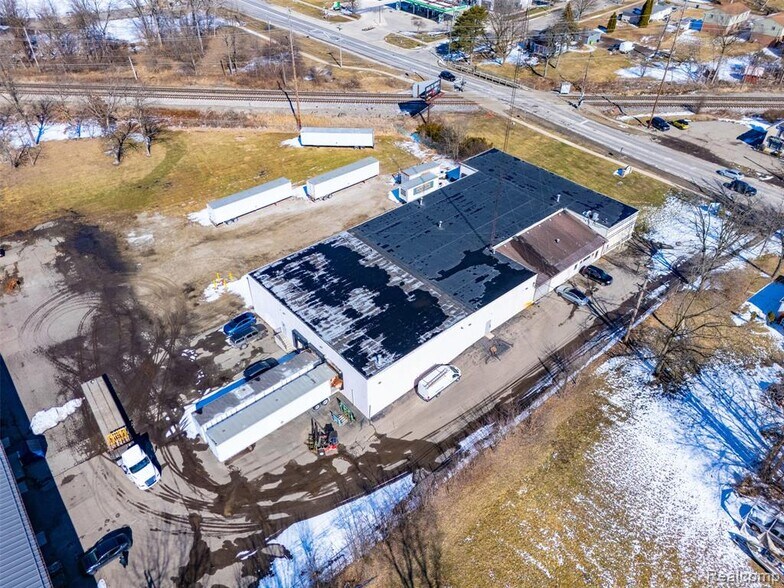 More Photos Of 415 N Lafayette St, South Lyon Warehouse For Sale