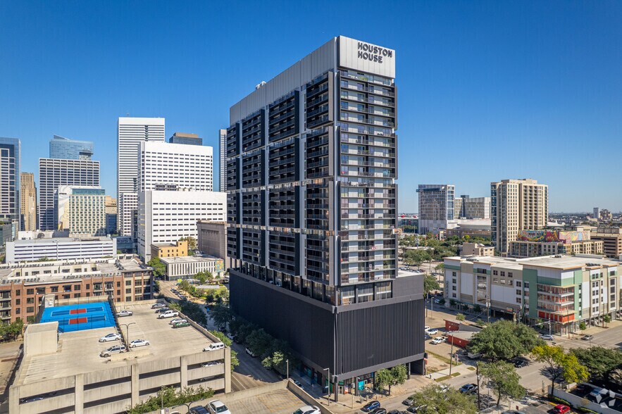 More Photos Of 1617 Fannin St, Houston Multifamily For Sale