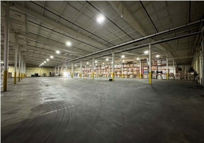 More Photos Of 15401 Industrial Dr, Schoolcraft Warehouse For Lease