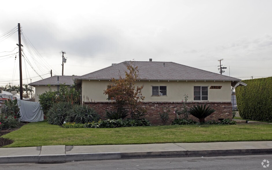 More Photos Of 1914 2nd St, San Fernando Apartments For Sale