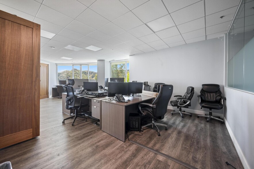 More Photos Of 28212 Kelly Johnson Pky, Valencia Medical For Lease