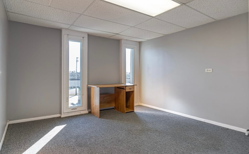 More Photos Of 7227 W 127th St, Palos Heights Office For Lease