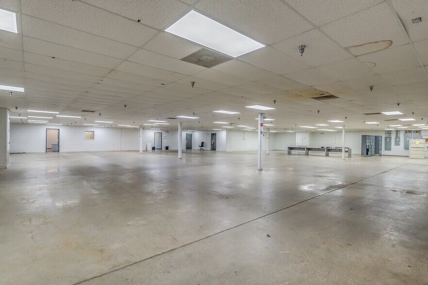 More Photos Of 371 G and S Rd, Prattville Warehouse For Lease