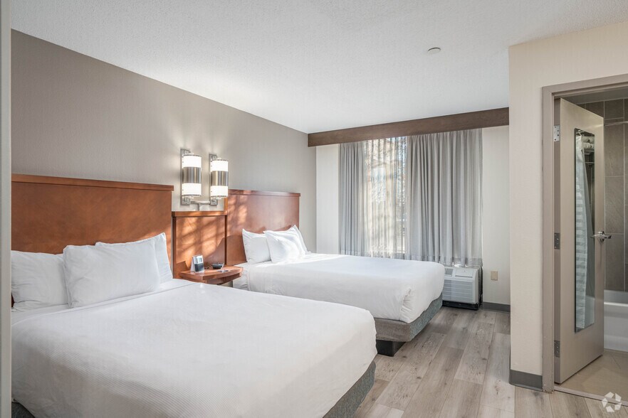 More Photos Of 7800 International Dr, Bloomington Hotel For Sale